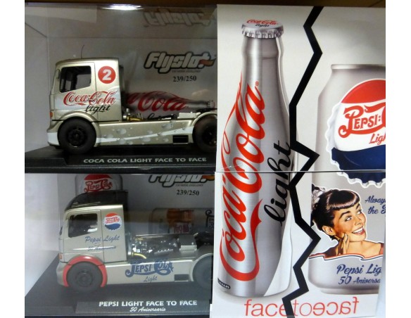 2 CAMIONES 50 ANIVERSARIO PEPSI-COCACOLA LIGHT MISMO NUMERO DE SERIE FLY