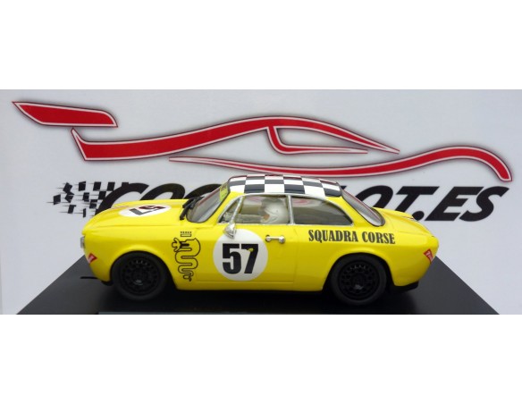 ALFA ROMEO GIULIA AMARILLO AQUADRA CORSEE REF. 11103 TEAM SLOT