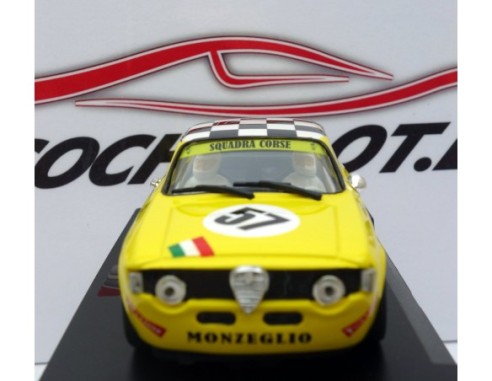 ALFA ROMEO GIULIA AMARILLO AQUADRA CORSEE REF. 11103 TEAM SLOT