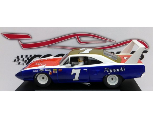 Plymouth Superbird Nº7 NASCAR REF. 25719 CARRERA