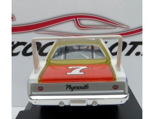 Plymouth Superbird Nº7 NASCAR REF. 25719 CARRERA
