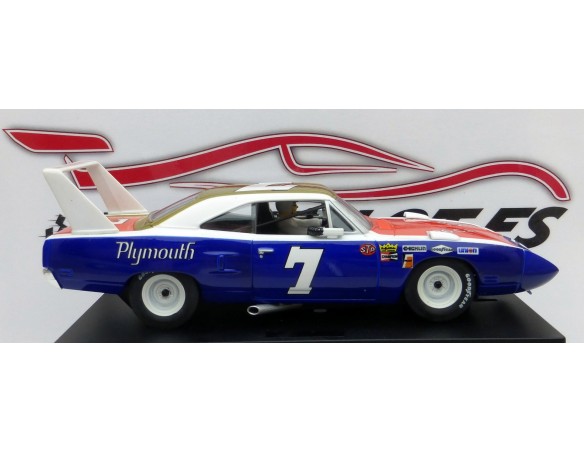 Plymouth Superbird Nº7 NASCAR REF. 25719 CARRERA