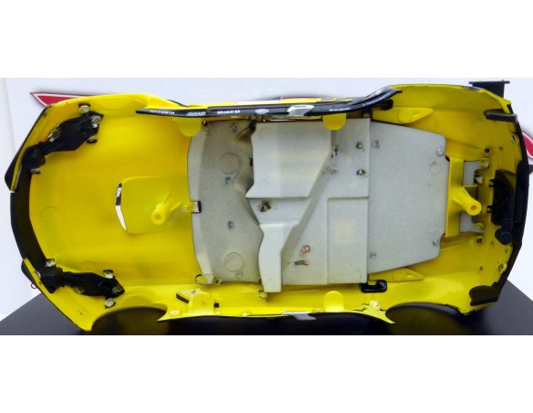 CARROCERIA CORVETTE CUP AMARILLA  SCALEAUTO