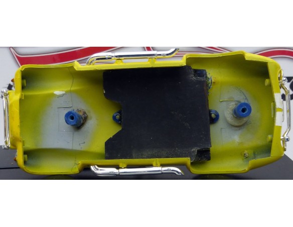 CARROCERIA COBRA AMARILLA MAQUETA