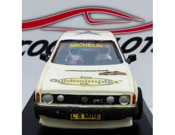 WOLKSWAGEN GOLF BLANCO RESINA