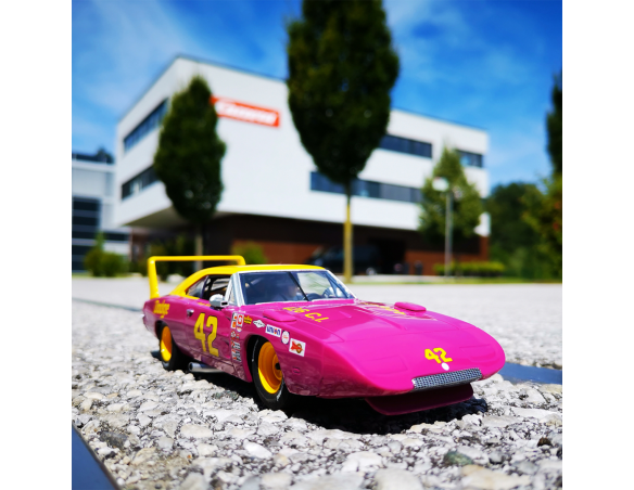 Dodge Charger Daytona No.42 ref.27638 CARRERA