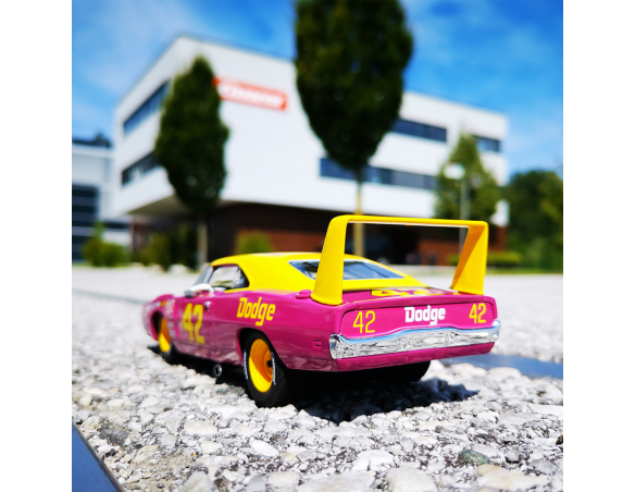 Dodge Charger Daytona No.42 ref.27638 CARRERA