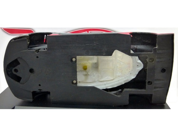 CARROCERIA Y CHASIS NISSAN 390 R RED BULL REPROTEC