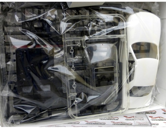 MAQUETA SKYLINE89 R32 GT-R ESCALA 1/32