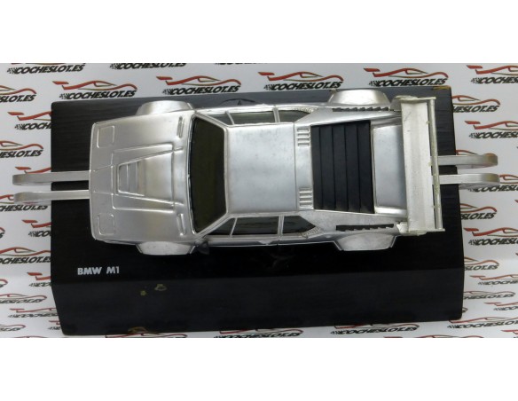 BMW M1 PLATA EN PEANA
