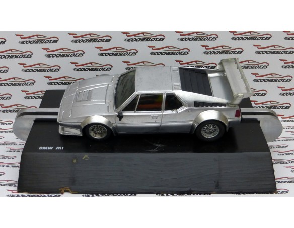 BMW M1 PLATA EN PEANA