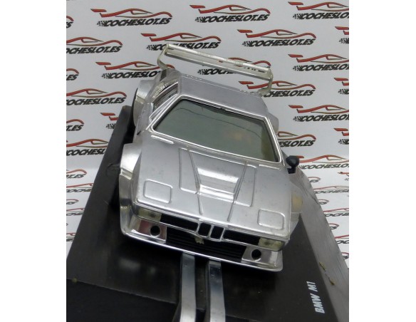 BMW M1 PLATA EN PEANA