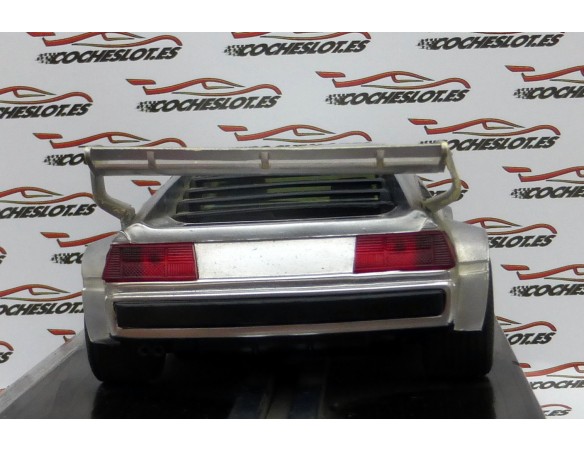 BMW M1 PLATA EN PEANA