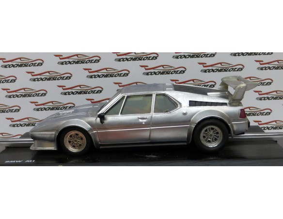BMW M1 PLATA EN PEANA