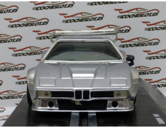 BMW M1 PLATA EN PEANA