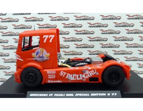 CAMION MERCEDES BENZ ST.PAULI SPECIAL EDITION ROJO REF.202311 FLYSLOT