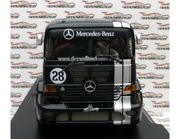 CAMION MERCEDES BENZ BARCELONA TRUCK GP 2008 REF.202105 FLYSLOT