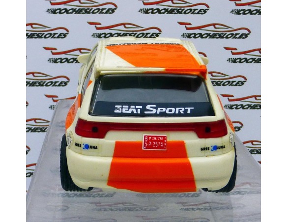 Seat Ibiza kit Car “Robert Mercader”Blanco CHASIS 2 TORNILLOS 1996 REF. 8390 TYCO