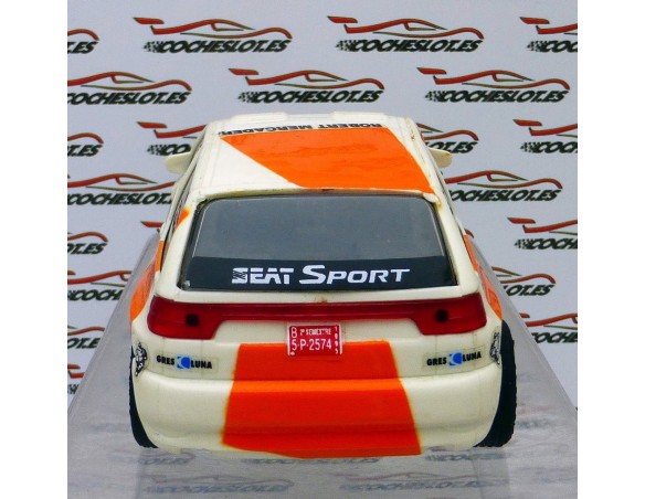 Seat Ibiza kit Car “Robert Mercader”Blanco CHASIS 1 TORNILLOS 1996 REF. 8390 TYCO