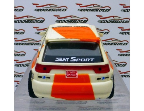 Seat Ibiza kit Car “Robert Mercader”Blanco CHASIS 1 TORNILLOS 1996 REF. 8390 TYCO