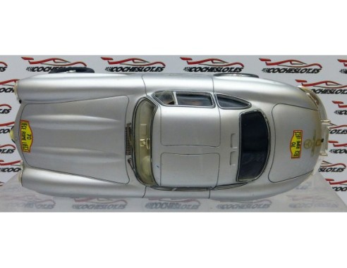 PEGASO GRIS PLATA RESINA Y CHASIS MRRC