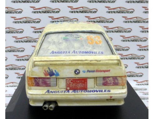 BMW M3 E30 REDECORADO