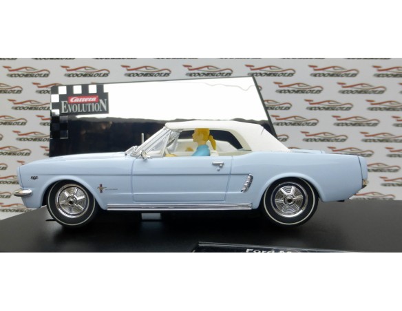 FORD MUSTANG CONVERTIBLE JAMES BOND 007 THUNDERBALL REF.25738 CARRERA