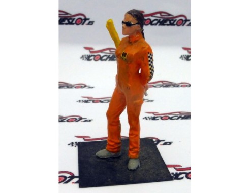 FIGURA METALICA DE CHICA CON BANDERA