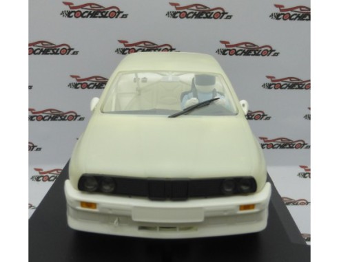 BMW M3 E30 TRANSLUCIDO MARFIL FLY