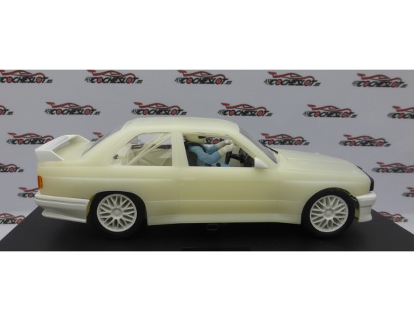 BMW M3 E30 TRANSLUCIDO MARFIL FLY