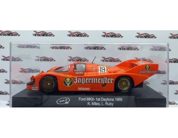 PORSCHE 956 JAGERMEIFTER  SLOT.IT
