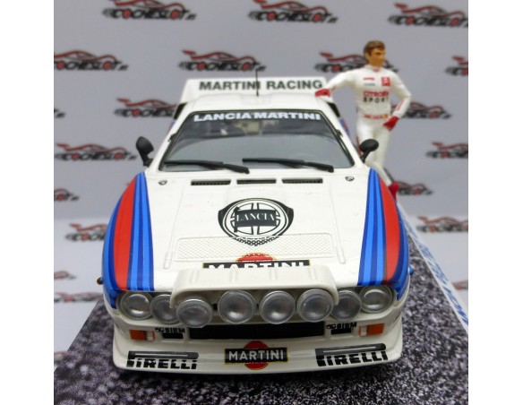 LANCIA 037 MARTINI TEST DAY CARLOS SAINZ CON FIGURA REF.E2105 FLY