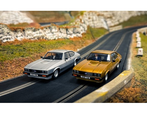 THE PROFESSIONALS  SET FORD CAPRI MKIII  PLATA Y ORO REF.H4642 SUPERSLOT