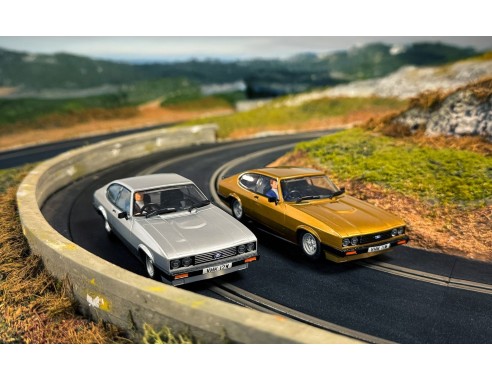 THE PROFESSIONALS  SET FORD CAPRI MKIII  PLATA Y ORO REF.H4642 SUPERSLOT