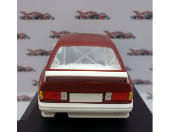 BMW M3 E30 GRANATE ALERON , LLANTAS Y CHASIS BLANCAS FLY