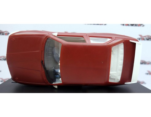 BMW M3 E30 GRANATE ALERON , LLANTAS Y CHASIS BLANCAS FLY
