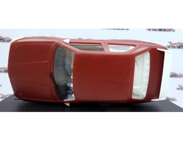 BMW M3 E30 GRANATE ALERON , LLANTAS Y CHASIS BLANCAS FLY