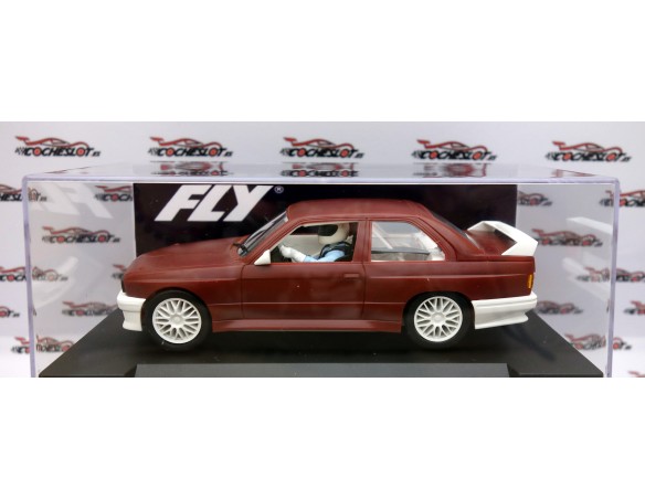 BMW M3 E30 GRANATE ALERON , LLANTAS Y CHASIS BLANCAS FLY