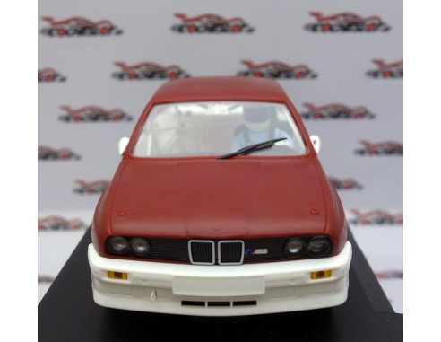 BMW M3 E30 GRANATE ALERON , LLANTAS Y CHASIS NEGRO FLY