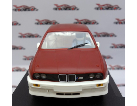 BMW M3 E30 GRANATE ALERON , LLANTAS Y CHASIS NEGRO FLY