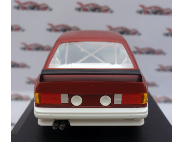 BMW M3 E30 GRANATE ALERON , LLANTAS Y CHASIS NEGRO FLY