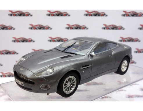 ASTON MARTIN EVOLUTION CARRERA GRIS