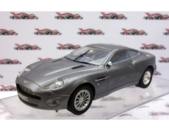 ASTON MARTIN EVOLUTION CARRERA GRIS