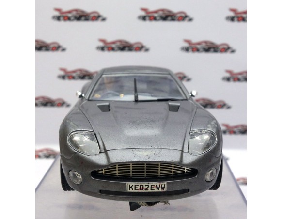 ASTON MARTIN EVOLUTION CARRERA GRIS