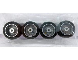 SET DE 4 LLANTAS MAS 4 NEUMATICOS.FLY 2
