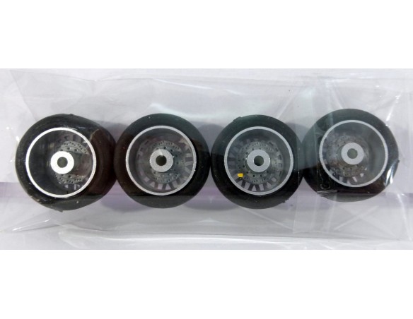 SET DE 4 LLANTAS MAS 4 NEUMATICOS.FLY