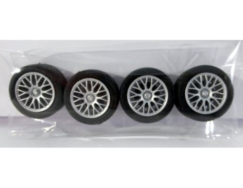 SET DE 4 LLANTAS MAS 4 NEUMATICOS.FLY