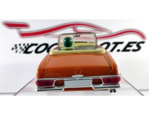MERCEDES 250 SPORT NARANJA REF.C33 EXIN MEX